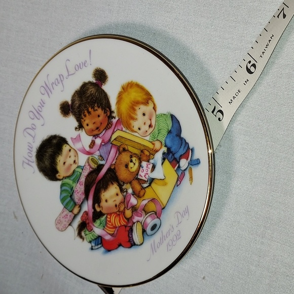 Vintage 1992 Avon Mother's Day Plate in Original Box - Picture 4 of 5